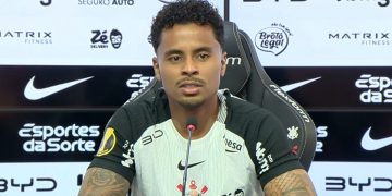 Jogador do Corinthians se desculpa por gesto obsceno após expulsão contra o Fluminense