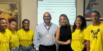 Cinco jovens do Caramujo conquistam bolsas integrais para ensino superior pelo projeto esportivo PESC
