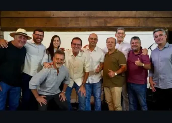 Prefeito de Três Rios apoia Eduardo Paes na corrida ao governo do Rio