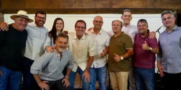 Prefeito de Três Rios apoia Eduardo Paes na corrida ao governo do Rio