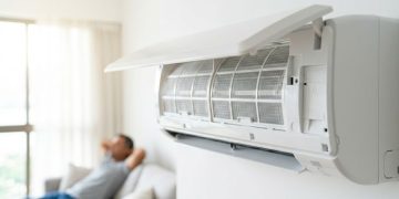 Manutenção do ar-condicionado: importância da higiene para eficiência e economia