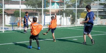 Itaboraí oferece aulas gratuitas de futebol society para crianças e adolescentes