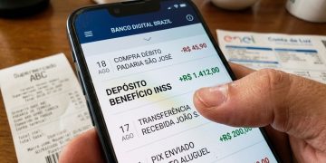 Auxílio-reclusão: benefício do INSS garante renda a dependentes de presos de baixa renda