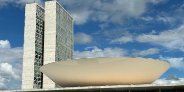 Projeto amplia bolsa permanência do Prouni para alunos em turno parcial, aguarda votação final