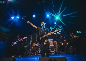 Circuito BBQ em Camboinhas promete feriadão de lazer com música, gastronomia e atividades ao ar livre