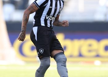 Chapecoense e Botafogo se enfrentam na Arena Condá em momento distinto na temporada