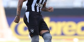 Chapecoense e Botafogo se enfrentam na Arena Condá em momento distinto na temporada