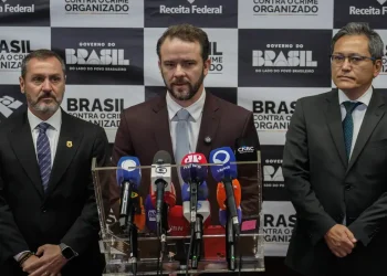 Brasil e EUA firmam cooperação para combate ao tráfico de armas e drogas