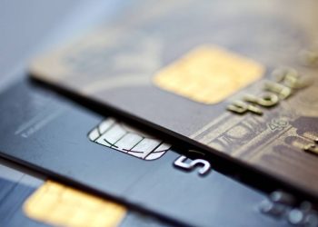 Nova regulamentação limita crescimento do crédito rotativo e aumenta controle bancário