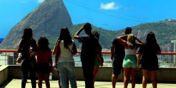 Rio de Janeiro lidera desembarques internacionais no primeiro trimestre de 2026, com 884.535 turistas