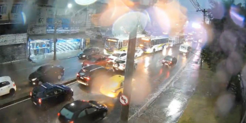 Chuvas intensas provocam alagamentos e transtornos no Rio de Janeiro nesta quinta-feira