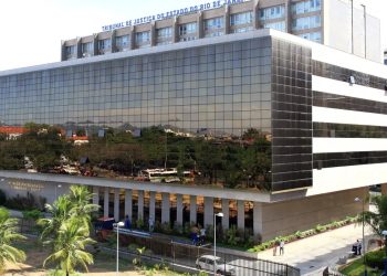 Ex-policial militar é condenado a mais de nove anos por homicídio tripla-qualificada de contraventor no Rio