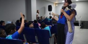 Secretaria de Educação de São Gonçalo distribui livros infantis em comemoração ao Dia do Livro