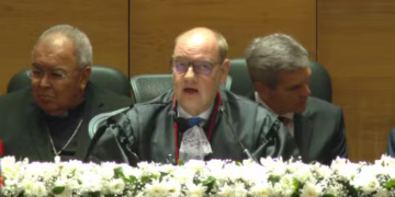 Governo do Rio exonera 93 servidores e busca cortar até 40% de cargos