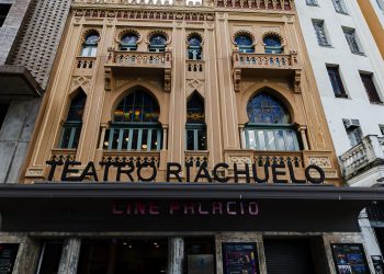 Teatro Riachuelo Rio abre visitas guiadas gratuitas com foco na história e bastidores