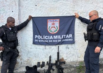 Polícia prende chefe do tráfico no Fonseca com armas, drogas e hackers
