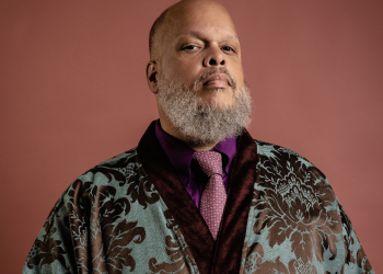 Ed Motta celebra 30 anos de carreira com show no Circo Voador em maio