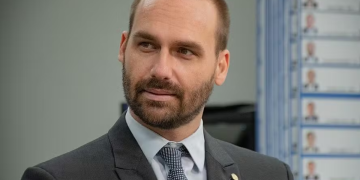 Eduardo Bolsonaro não comparece a interrogatório no STF em processo por suposta atuação contra o Brasil