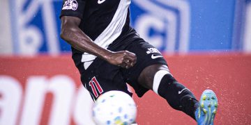 Vasco mantém André Gómez, destaque e monitorado por clubes europeus, sem propostas oficiais