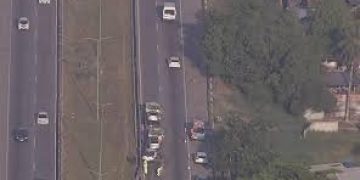 Acidente na BR-101 provoca engarrafamento de 4 km e interdição de faixas em São Gonçalo