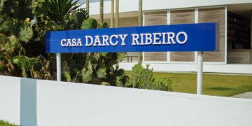 Livro de Darcy Ribeiro ganha edição em mandarim e destaque internacional