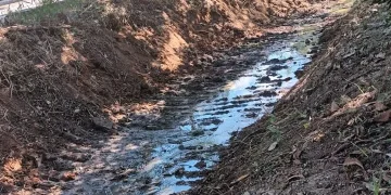 Moradores de Ponta Negra reivindicam solução definitiva para esgoto a céu aberto na Alameda Seis