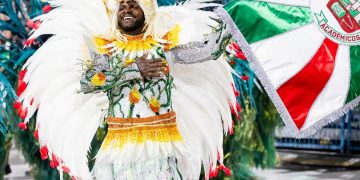 Mestre-sala da Grande Rio fica internado após acidente com explosão em churrasco