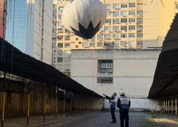 Segurança de Niterói evita incêndio com queda de balão e prende suspeitos