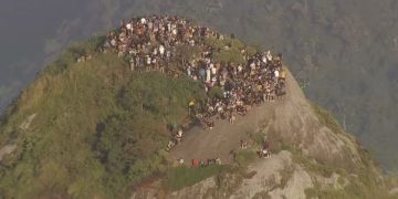 Operação policial no Vidigal provoca troca de tiros e deixa turistas presos na trilha do Morro Dois Irmãos