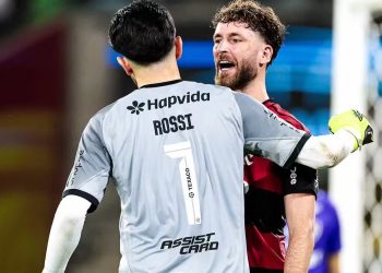 Flamengo conta com retorno de Léo Pereira para jogo contra o Santos