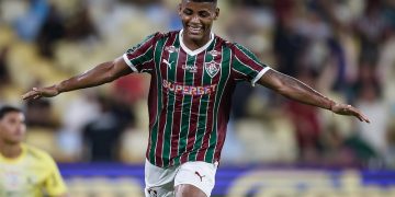 Fluminense vence o Corinthians por 3 a 1 e assume a vice-liderança do Brasileirão