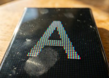 Homem é preso por receptação de celular roubado em Niterói durante operação policial