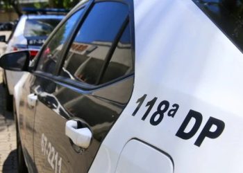 Homem foragido por tráfico de drogas é preso durante fiscalização na RJ-124