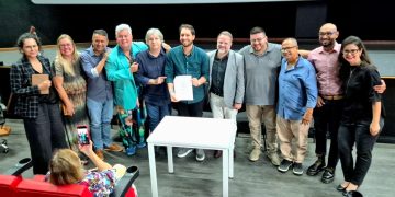 Maricá assina protocolo para criar curso técnico em Artes Carnavalescas com foco em cultura e economia