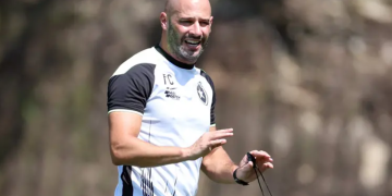 Botafogo anuncia português Franclim Carvalho como novo técnico até 2027