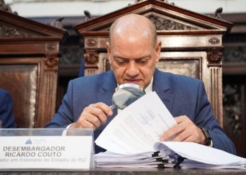 Governador do Rio de Janeiro altera regras de fiscalização em contratos acima de R$ 10 milhões