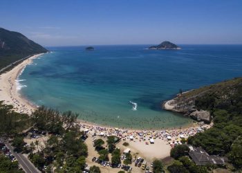 Praia de Grumari, destaque mundial por sua preservação e cenário intocado