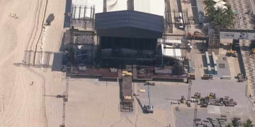 Acidente em montagem de palco no Rio deixa trabalhador ferido; possível fatalidade é investigada