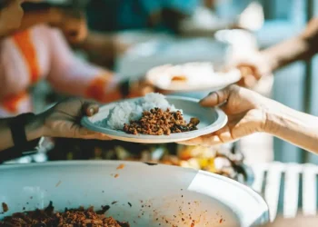 Levantamento revela insegurança alimentar e double burden de má nutrição em comunidades brasileiras