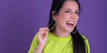 Marcela Galvão estreia solo no Teatro Municipal do Rio após trajetória de dedicação à comédia