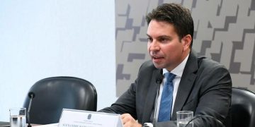Ex-deputado condenado por golpe e foragido há meses é preso nos EUA