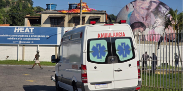 Balão de 20 metros cai dentro de hospital no Rio e causa tumulto na manhã de domingo