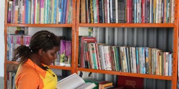 CLIN promove biblioteca com livros doados para incentivar leitura e sustentabilidade