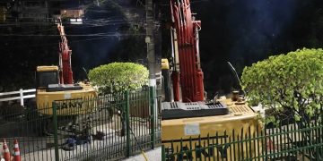 Moradores de Icaraí enfrentam dois dias de fumaça tóxica devido a obra da Águas de Niterói