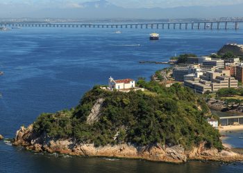 Corpo é encontrado na orla de Boa Viagem, Niterói, sem identificação ou causas evidentes