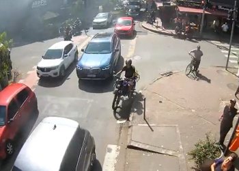 Incêndio destrói comércio em Ipanema e mobiliza equipes de emergência