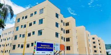 Niterói reduz IPTU em mais de 80% para famílias de baixa renda e revitaliza bairros