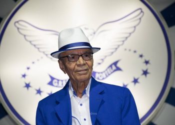 Portela homenageia Monarco em desfile que celebra a tradição do samba