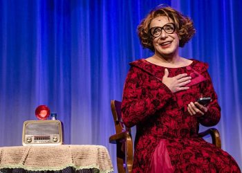 Marcelo Medici estreia espetáculo inspirado na avó e sucesso na TV Globo