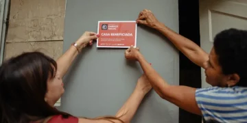 Prefeitura de Maricá reforma 3 residências em Jacaroá por meio do programa Emboço Social